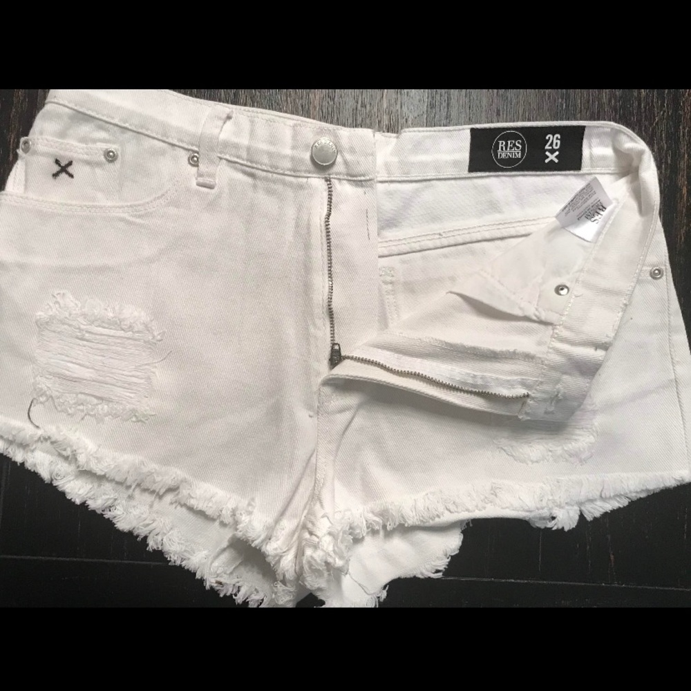 Res Denim White Distressed Shorts Sz 26
